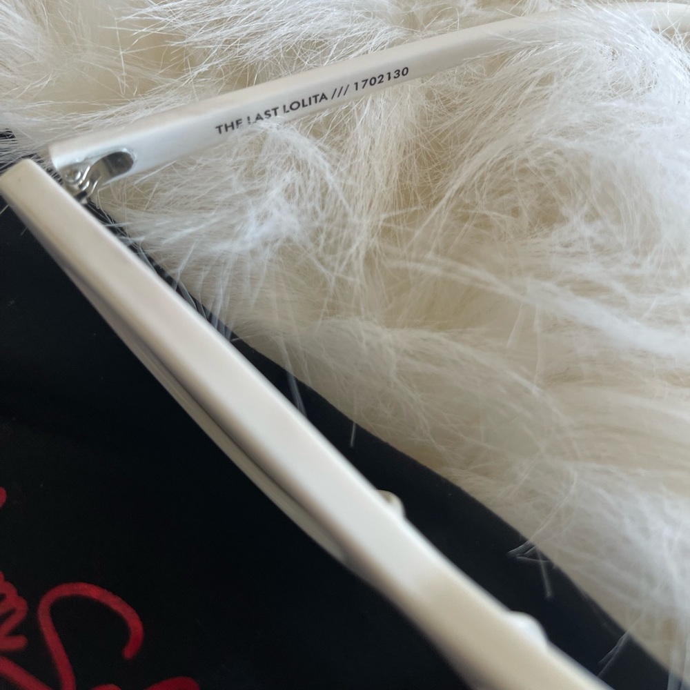 Le Specs by Adam Selman The Last Lolita in White - Picture 8 of 12
